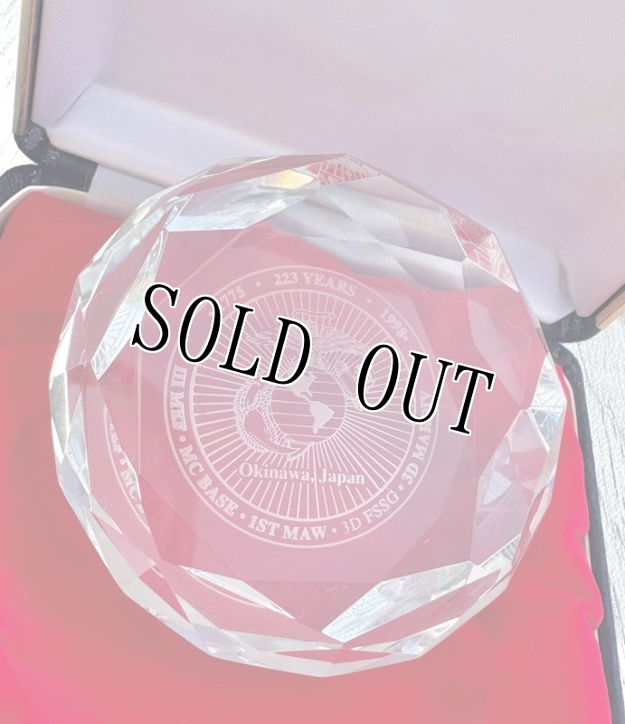 画像4: 米軍実物 1998 モニュメント U.S.M.C クリスタル　記念メダル (4)