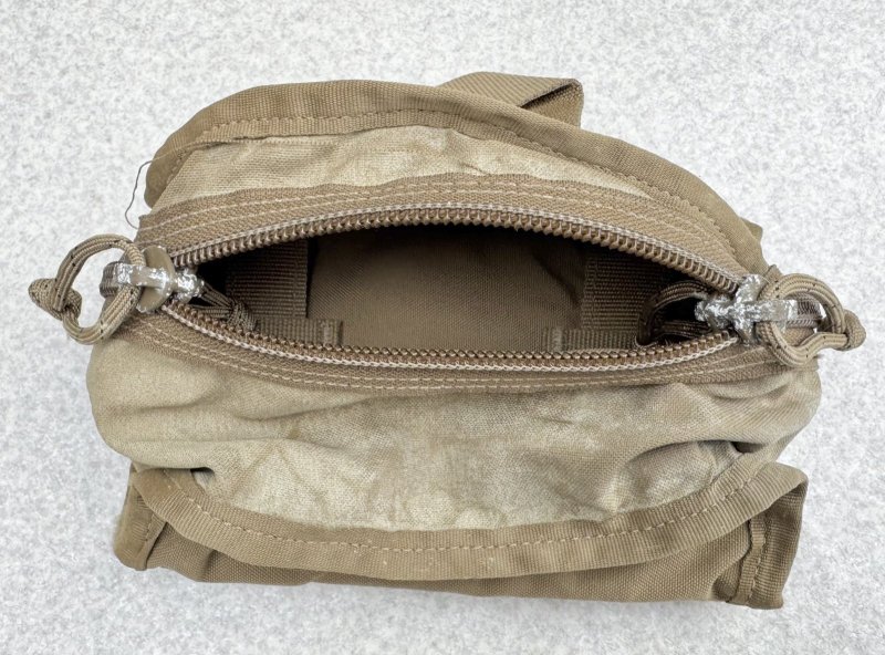 画像4: 米軍実物 SMALL REVERSIBLE POUCH メディカル ポーチ (4)
