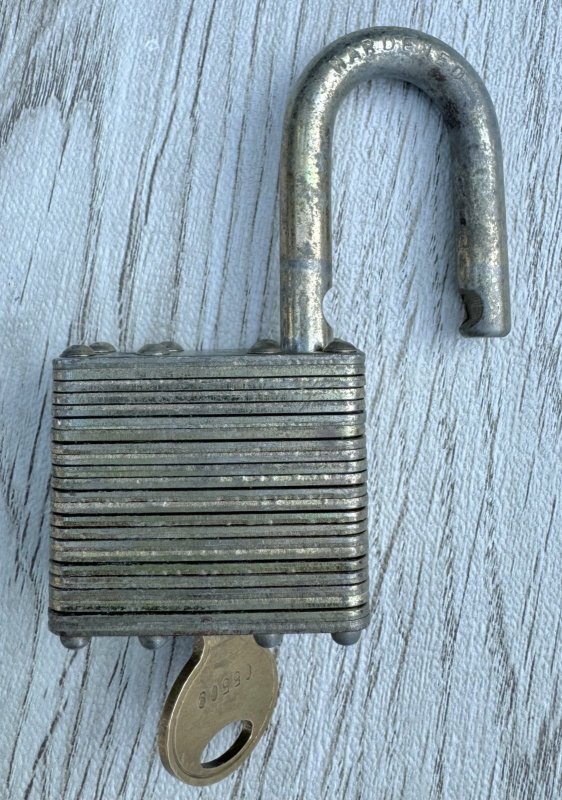 画像1: 米軍実物  Military pacific lock Spec Padlock　南京錠 (1)