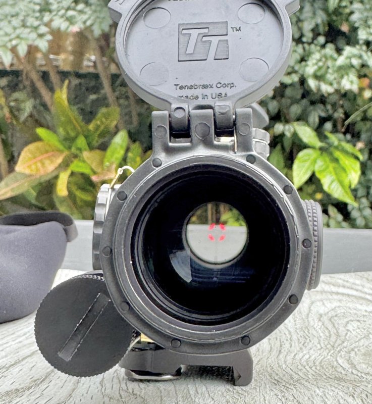 画像7: 米軍実物 Trijicon USMC SCO VCOG 1-8x28mm Red MRAD Tree Reticle Riflescope w/LaRue LT799 Mount, Tenebraex Flip Caps & Soft Case VC18-C-2400012 (7)