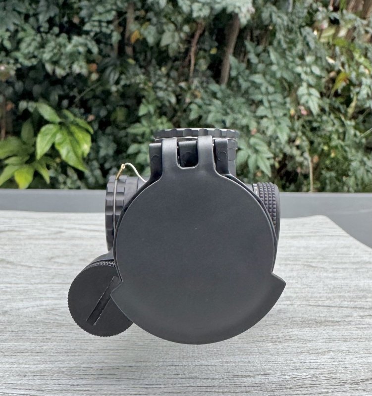 画像8: 米軍実物 Trijicon USMC SCO VCOG 1-8x28mm Red MRAD Tree Reticle Riflescope w/LaRue LT799 Mount, Tenebraex Flip Caps & Soft Case VC18-C-2400012 (8)