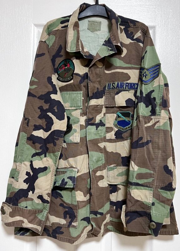 画像1: 米軍実物  U S AIR FORCE ウッドランド 迷彩カモフラージュジャケット　LARGE-REGULAR (1)