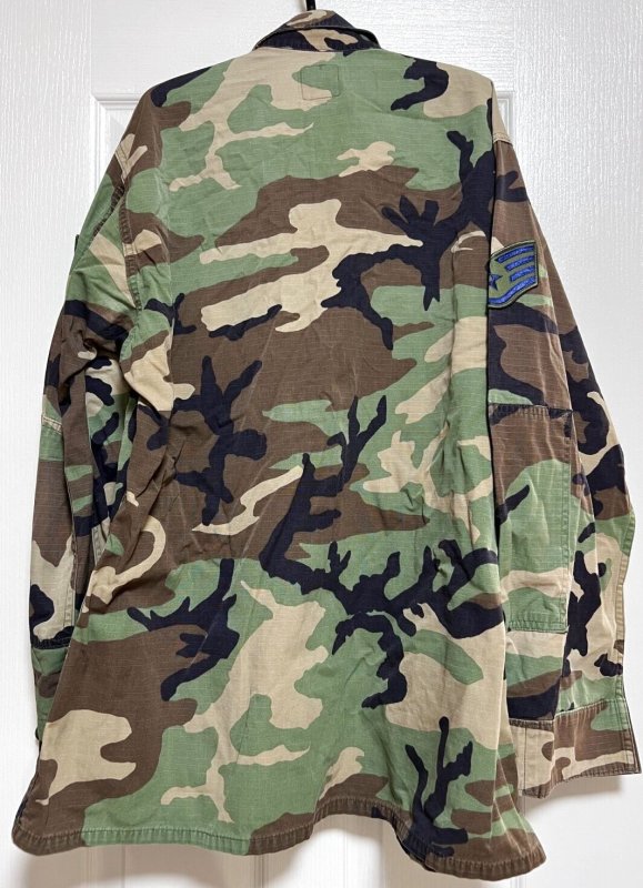 画像4: 米軍実物  U S AIR FORCE ウッドランド 迷彩カモフラージュジャケット　LARGE-REGULAR (4)