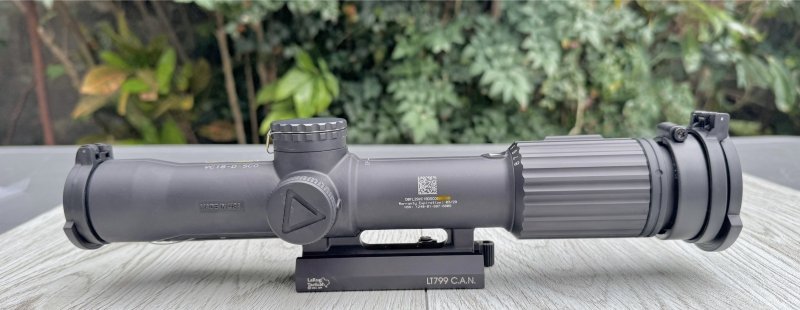 画像6: 米軍実物 Trijicon USMC SCO VCOG 1-8x28mm Red MRAD Tree Reticle Riflescope w/LaRue LT799 Mount, Tenebraex Flip Caps & Soft Case VC18-C-2400012 (6)