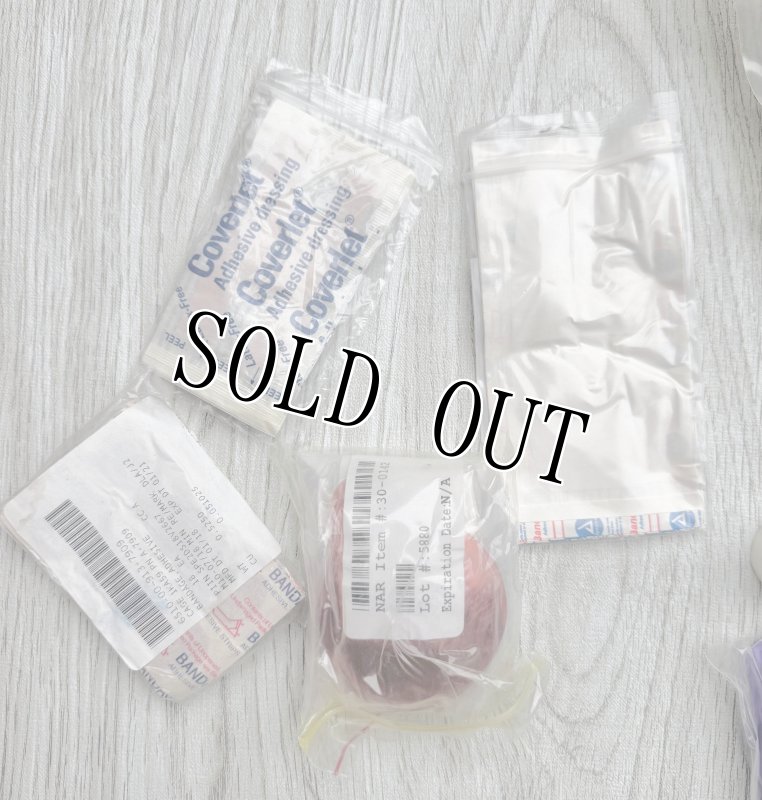 画像5: 米軍実物 ファーストエイドキットセット BOX (5)