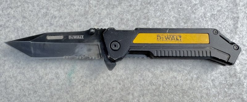 画像1: 米軍放出品 DEWALT デウォルト 折りたたみ ナイフ カッター (1)