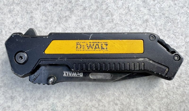 画像6: 米軍放出品 DEWALT デウォルト 折りたたみ ナイフ カッター (6)
