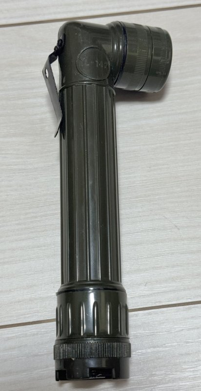 画像2: 米軍放出品 L型ライト  SMALL フラッシュライト カラーフィルター付き (2)