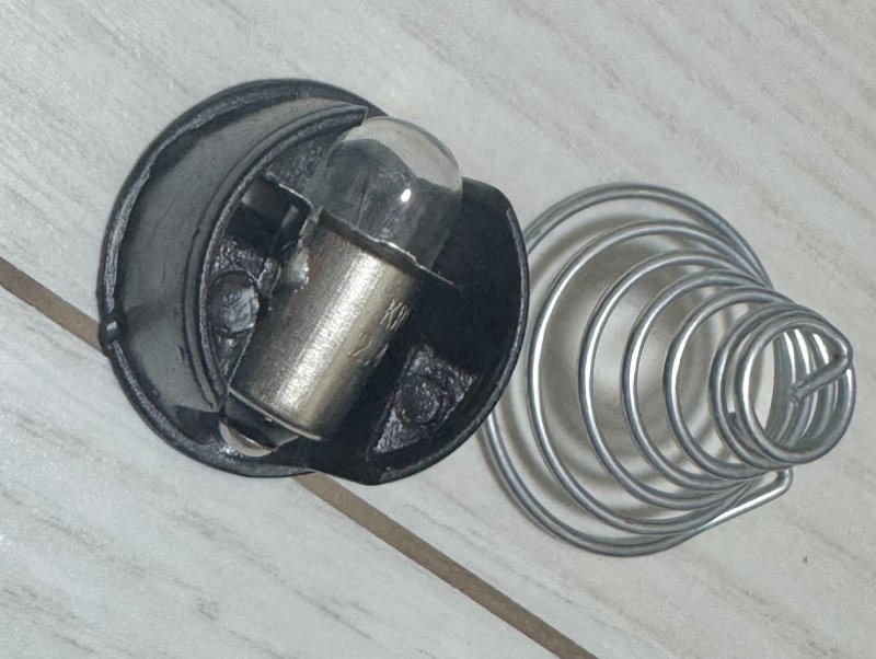 画像6: 米軍放出品 L型ライト  SMALL フラッシュライト カラーフィルター付き (6)