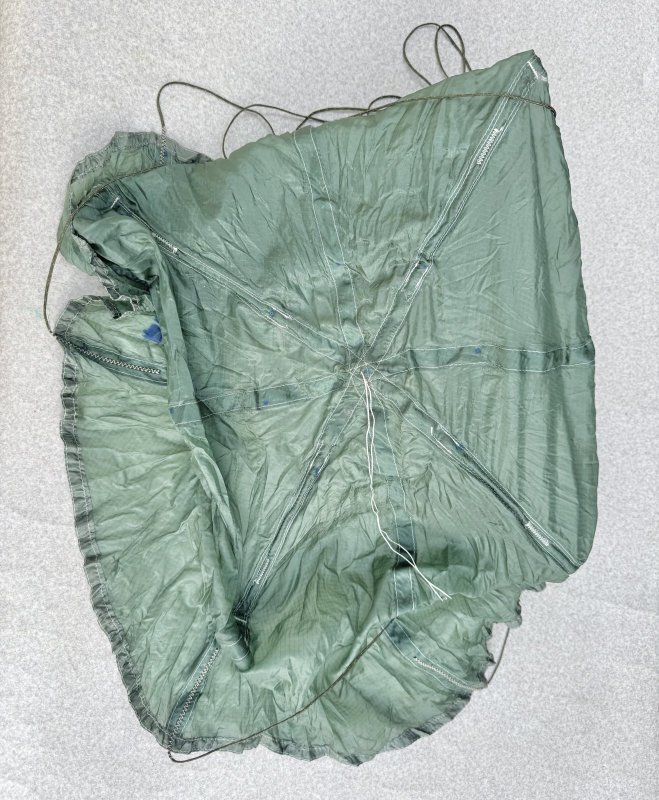 画像2: 米軍実物 パラシュート パイロット シュート (2)