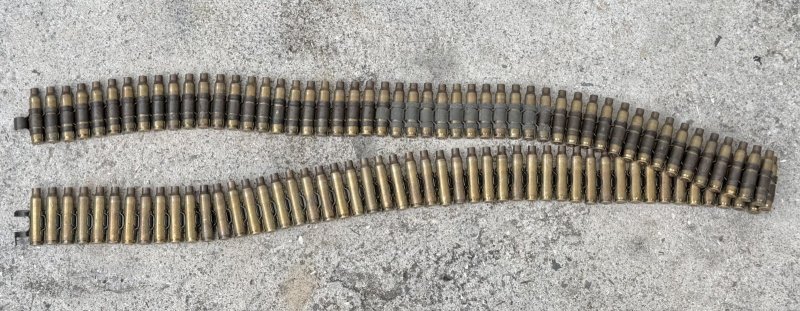 画像1: 米軍実物 薬莢 ダミーカート 100連発 5.56mm ベルトリンク (1)