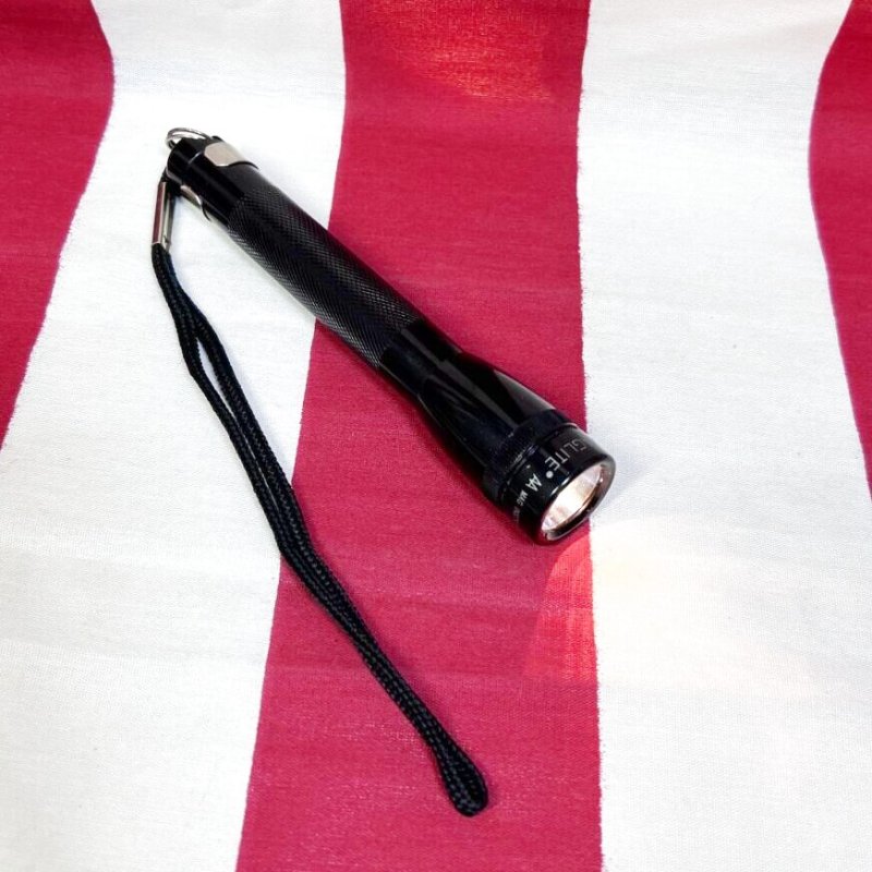 画像3: 米軍放出品 MAG-LITE(マグライト) MINI 懐中電灯   (3)