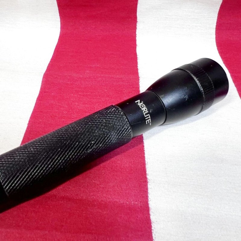 画像2: 米軍放出品 NORLITE LED ライト　懐中電灯   (2)