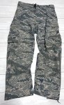 画像1: 米軍実物　USAF ABU　ゴアテックスパンツ　GORE-TEX　　SMALL-REGULAR (1)