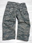 画像2: 米軍実物　USAF ABU　ゴアテックスパンツ　GORE-TEX　　MEDIUM-X SHORT (2)
