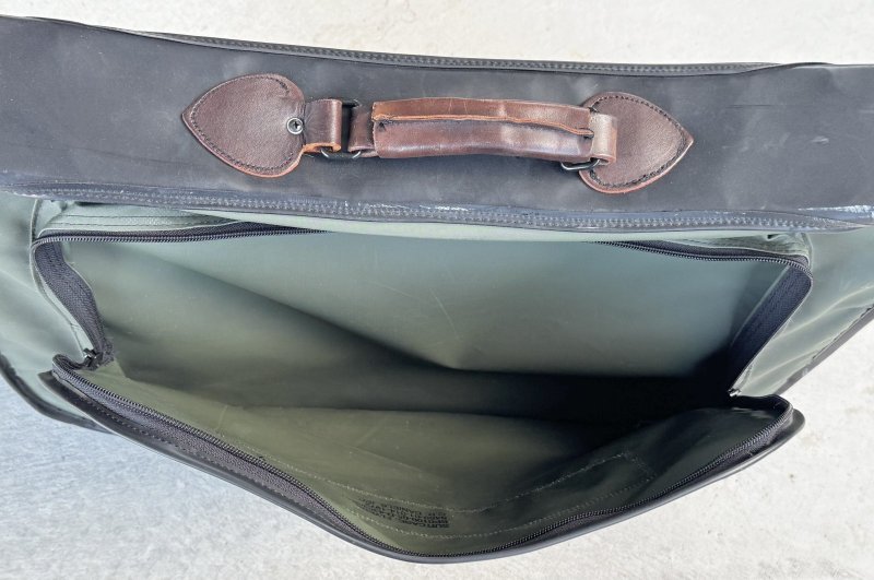 画像4: 米軍実物 ビンテージ SUITCASE FLYERS C.R.DANIELS,INC 1972年 スーツケース (4)