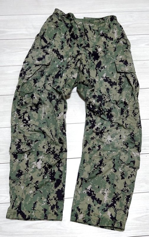 画像1: 米軍実物,US NAVY,　AOR2　NUW　迷彩パンツ　TYPEIII　SMALL-SHORT (1)