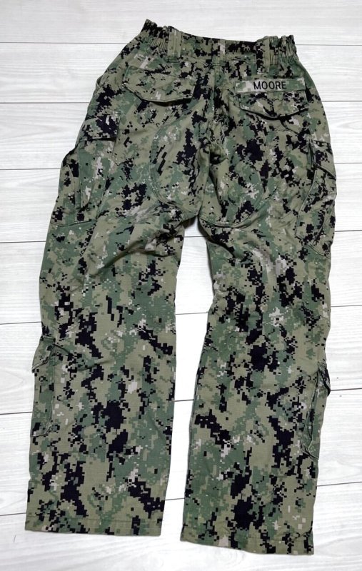 画像2: 米軍実物,US NAVY,　AOR2　NUW　迷彩パンツ　TYPEIII　SMALL-SHORT (2)