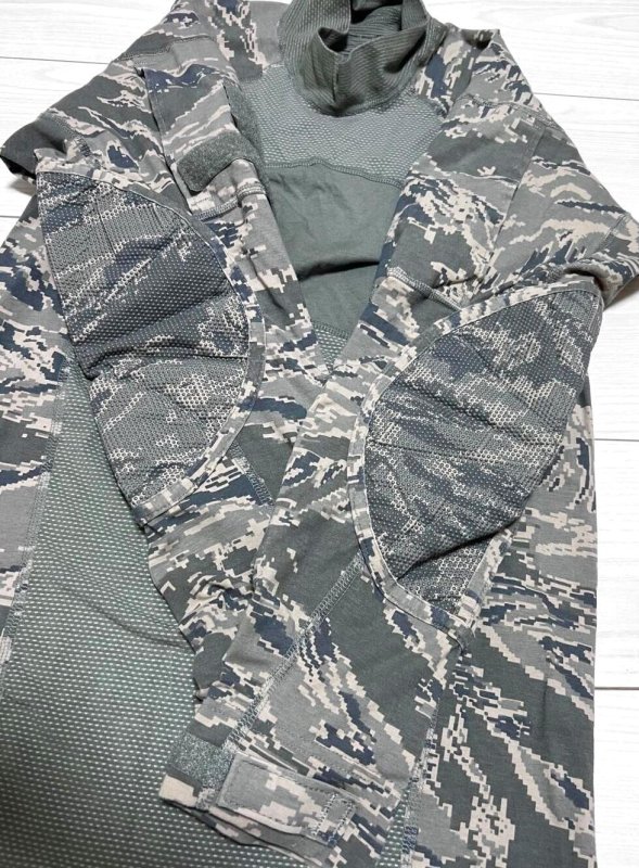 画像2: 米軍放出品　MASSIF　ABU　コンバットシャツ　SMALL (2)