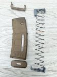 画像1: 米軍実物 MAGPUL PMAG 30 GEN M3 AR-15/M4/M16 30連マガジン   WINDOW 両窓 30rd マグ 5.56mm コヨーテタン (3) (1)