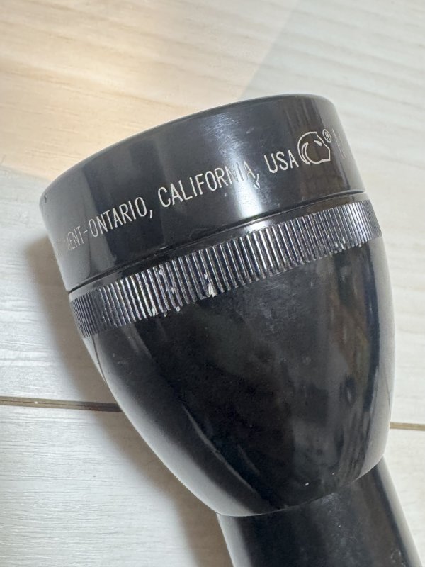 画像2: 米軍放出品 MAG-LITE(マグライト)フラッシュライト 警棒 懐中電灯   (2)