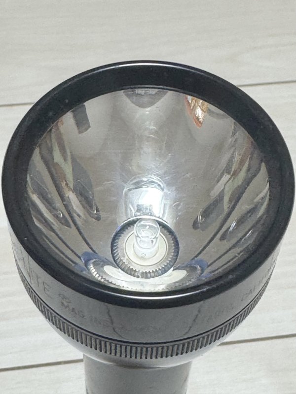 画像4: 米軍放出品 MAG-LITE(マグライト)フラッシュライト 警棒 懐中電灯   (4)