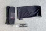 画像1: 米軍放出品 OAKLEY レンズクリーナー レンズ収納ケース (1)