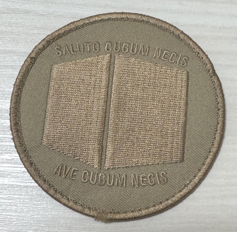 画像1: 米軍放出品 SALUTO CUBUM NECIS AVE CUBUM NECIS (1)