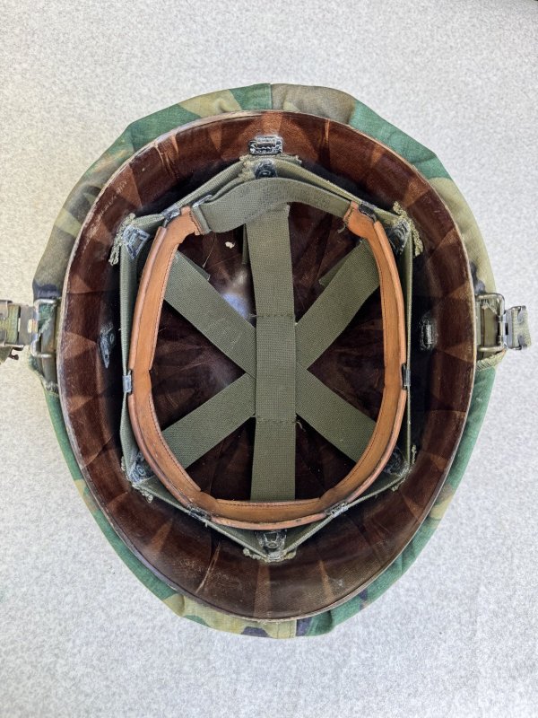 画像6: 米軍実物 ベトナム M2　ヘルメット (6)