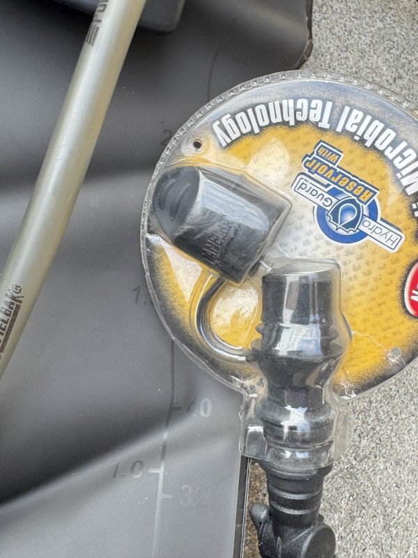 画像7: 米軍実物 CAMELBAK MAXIMUM GEAR MULE 100oz 3L ハイドレーションバックパック USMC (7)