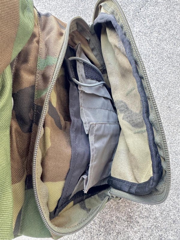 画像4: 米軍実物 CAMELBAK MAXIMUM GEAR MULE 100oz 3L ハイドレーションバックパック USMC (4)
