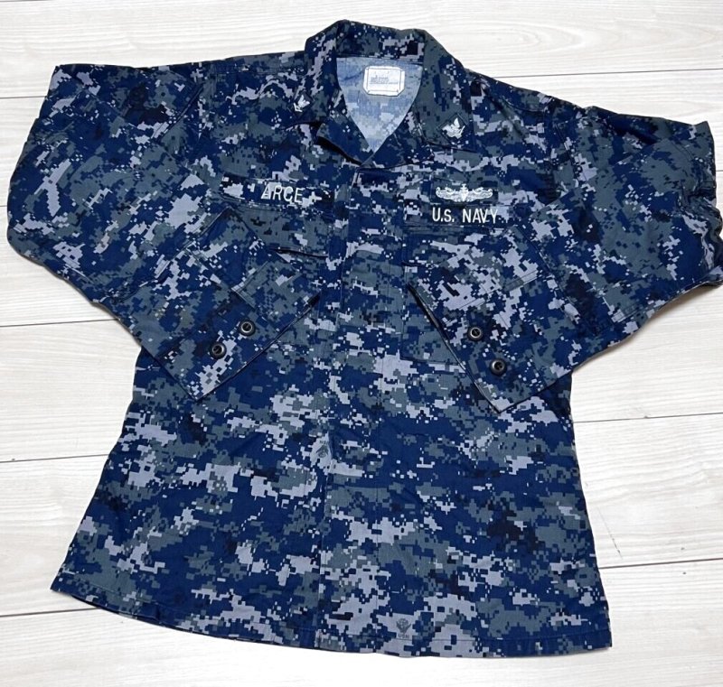 画像1: 米軍実物　US NAVY,　迷彩ジャケット　S-REGULAR (1)
