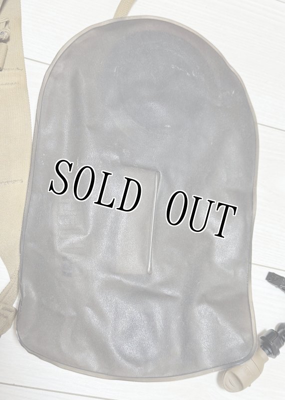 画像4: 米軍放出品 CAMELBAK キャメルバック   ハイドレーションバッグ AMBUSH（アンブッシュ）  (4)