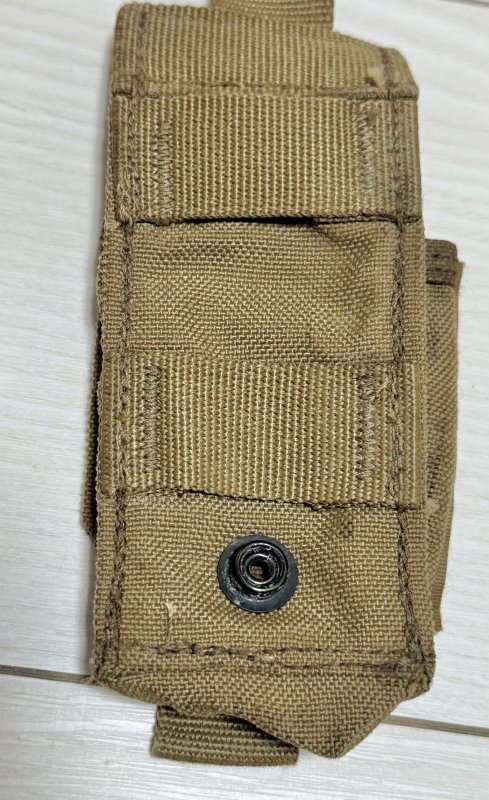 画像4: 米海兵隊実物 40mm グレネードポーチ コヨーテ (4)