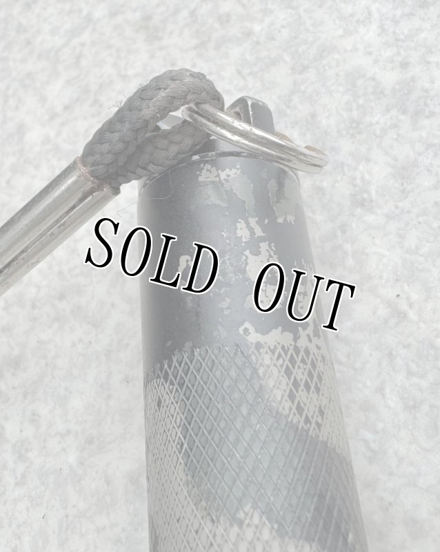 画像15: 米軍放出品 MAG-LITE MINI ミニマグラト 2AA 2個 (15)