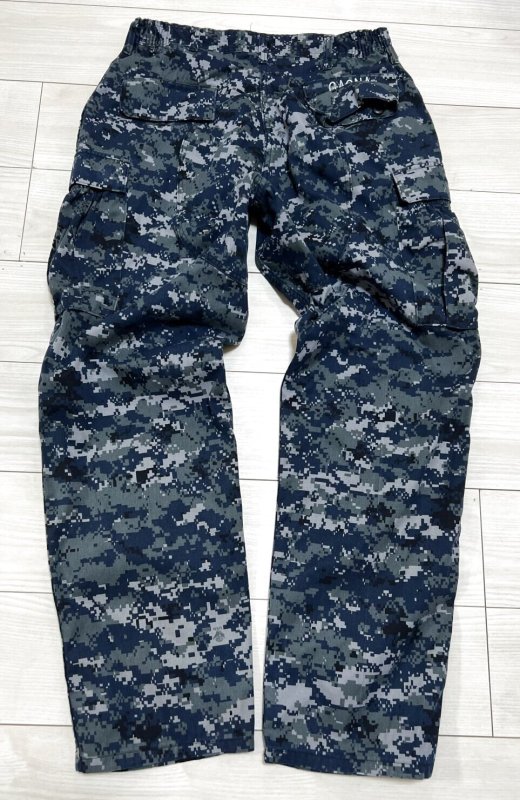 画像2: 米軍実物　US NAVY,　迷彩パンツ 　MEDIUM-REGULAR (2)
