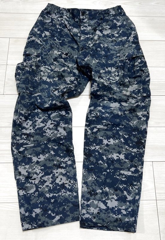 画像1: 米軍実物　US NAVY,　迷彩パンツ 　MEDIUM-REGULAR (1)