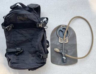 used 米軍放出品 CAMELBAK製 キャメルバック 黒 ハイドレーション 米軍実物 CAMELBAK キャメルバック ハイドレーション リザーバー