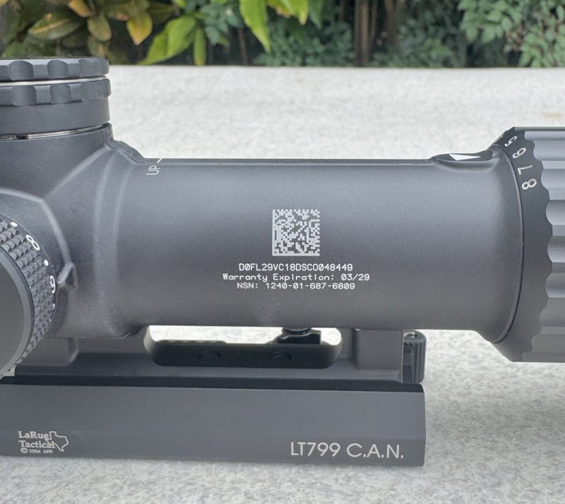 画像16: 米軍実物 Trijicon USMC SCO VCOG 1-8x28mm Red MRAD Tree Reticle Riflescope w/LaRue LT799 Mount, Tenebraex Flip Caps & Soft Case VC18-C-2400012 (16)