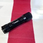 画像2: 米軍放出品 ORCATORCH D560　懐中電灯  LED (2)