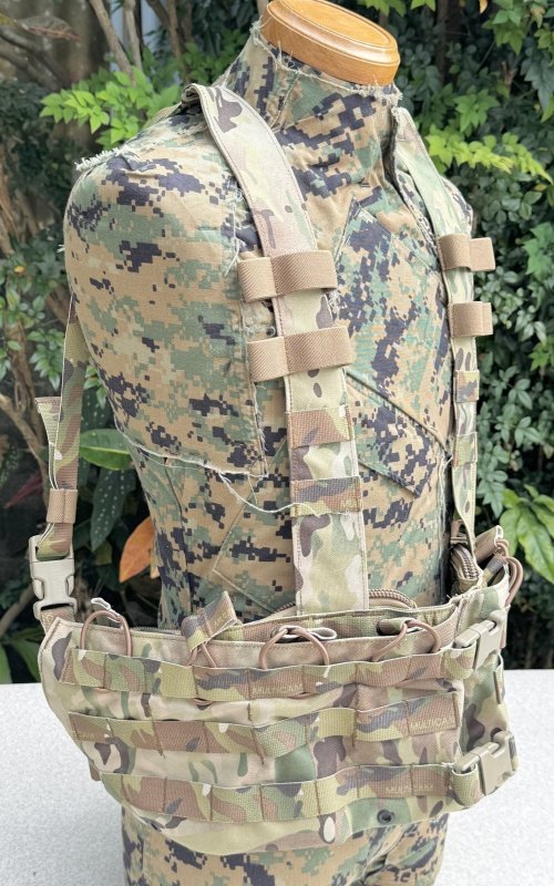 画像2: ORDNANCE TACTICAL OKINAWA 沖縄オードナンス製 FRONT FASTEX CHEST RIG (2)