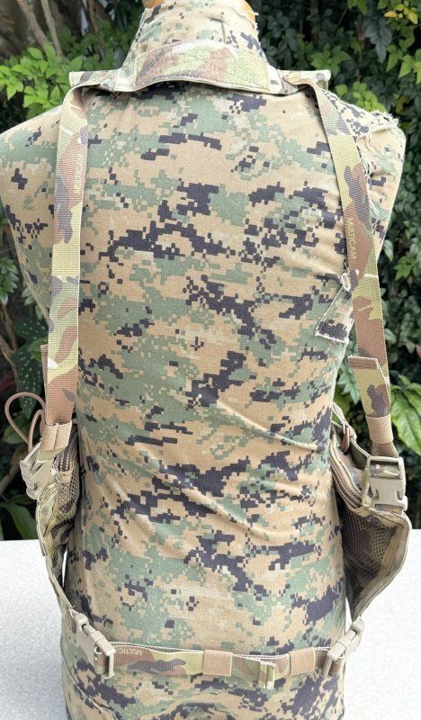 画像4: ORDNANCE TACTICAL OKINAWA 沖縄オードナンス製 FRONT FASTEX CHEST RIG (4)