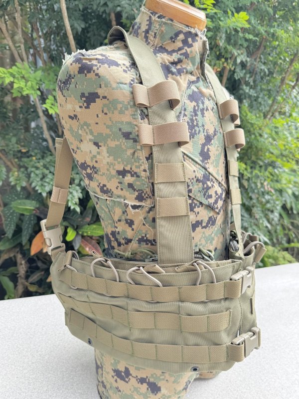 画像2: ORDNANCE TACTICAL OKINAWA 沖縄オードナンス製 FRONT FASTEX CHEST RIG (2)
