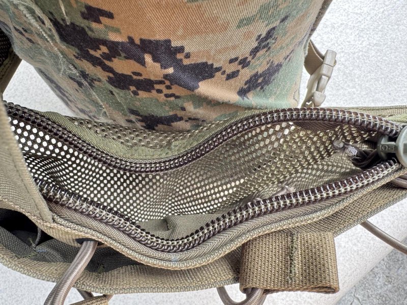 画像6: ORDNANCE TACTICAL OKINAWA 沖縄オードナンス製 FRONT FASTEX CHEST RIG (6)