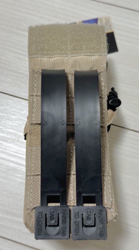 画像4: 米軍放出品 PATRIOT PERFORMANCE Materials M4/M16 デザート3C ダブルマガジン ポーチ  (4)
