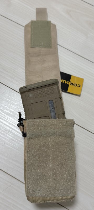 画像1: 米軍放出品 PATRIOT PERFORMANCE Materials M4/M16 デザート3C ダブルマガジン ポーチ  (1)