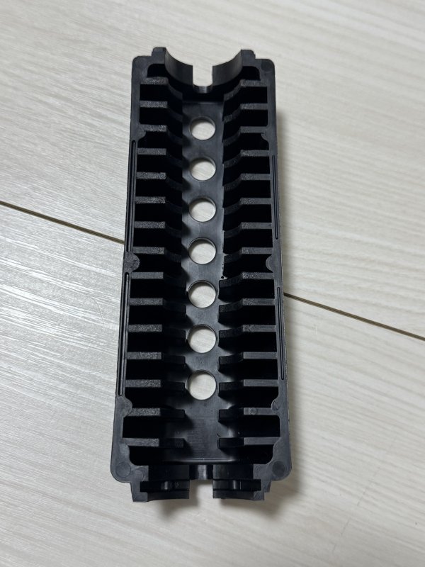画像2: 米軍放出品  DPMS AR15 AP4 Handguard (2)