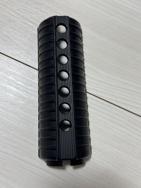 画像3: 米軍放出品  DPMS AR15 AP4 Handguard (3)