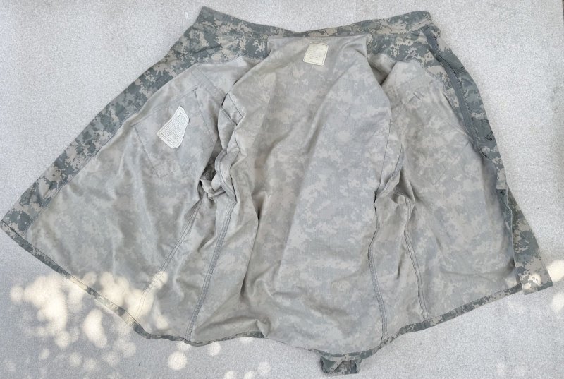 画像9: 米陸軍実物 US ARMY ACU　ジャケット　M-R 陸軍 特殊部隊 ワッペン付き (9)