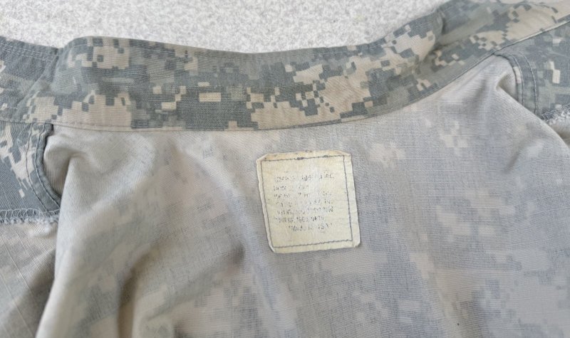 画像8: 米陸軍実物 US ARMY ACU　ジャケット　M-R 陸軍 特殊部隊 ワッペン付き (8)